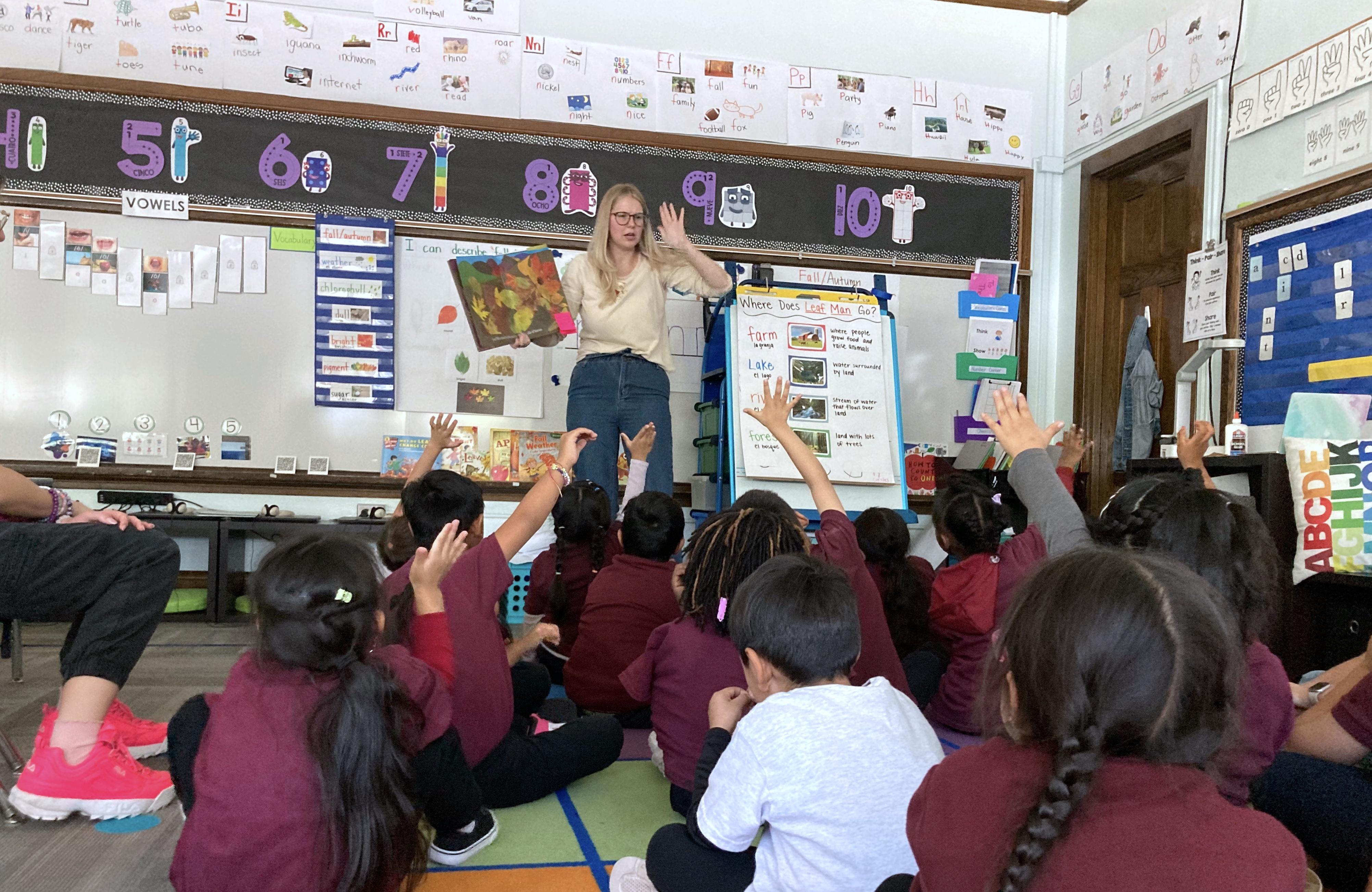 Sheridan teaching her kindergarten class